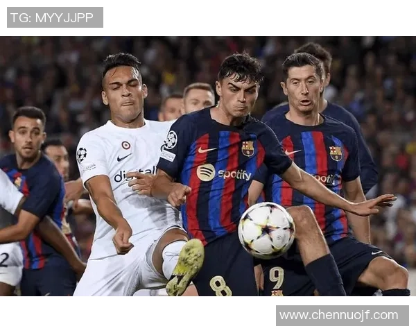 2012年广州恒大与巴塞罗那巅峰对决回顾：中西足球的精彩碰撞与启示